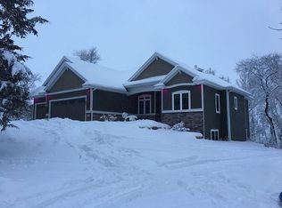 W10918 Lakeview Dr, Lodi, WI 53555