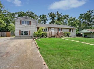 20 Michele Dr, Toms River, NJ 08755