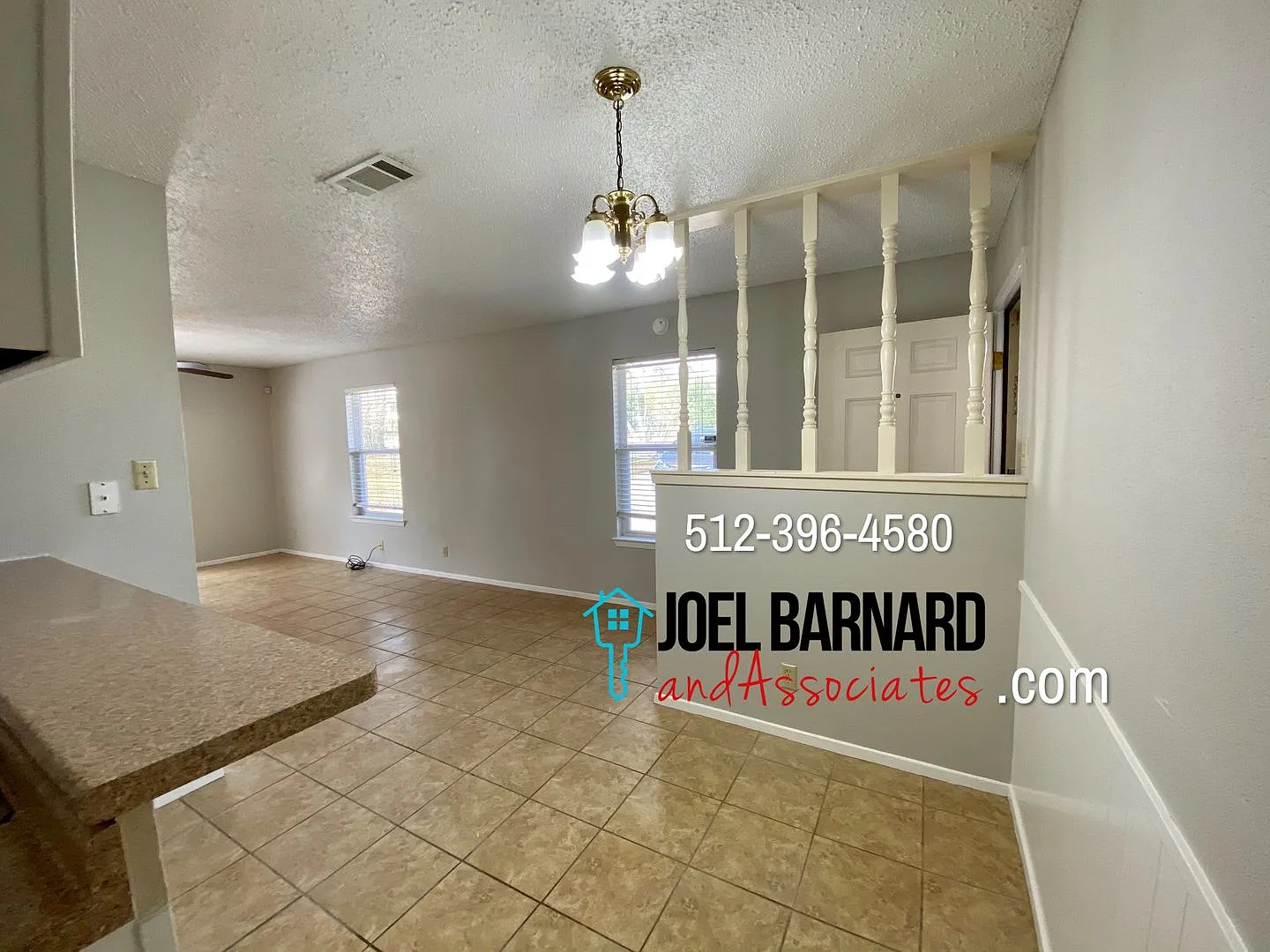 Available Now: Conveniently Located Duplex — Photo 4