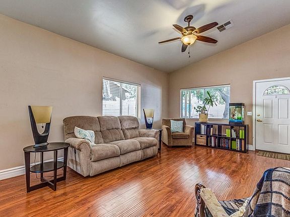 5th image of 524 N Vineyard