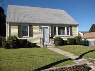 20 Seamans Ave, North Providence, RI 02904