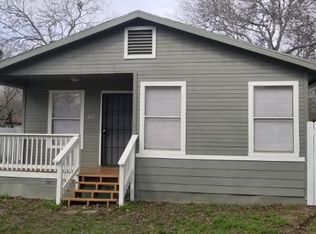 621 Austin St, Pleasanton, TX 78064