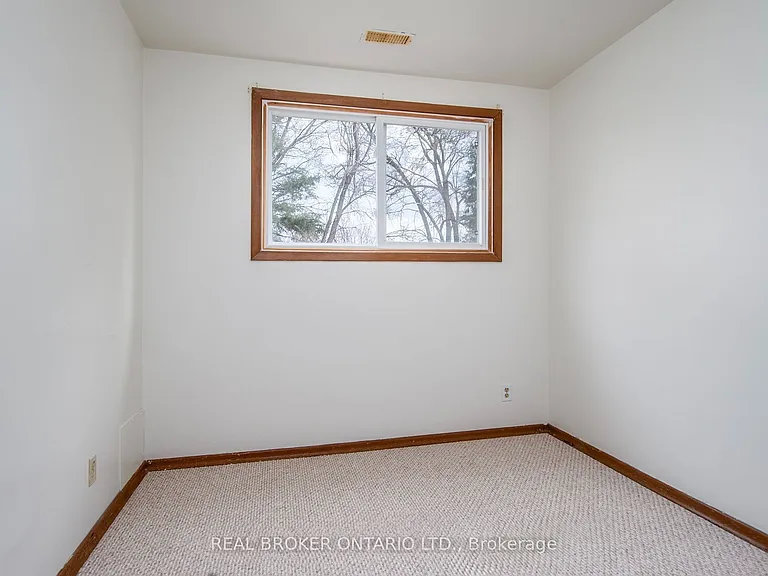 374 Southill Dr — Photo 9