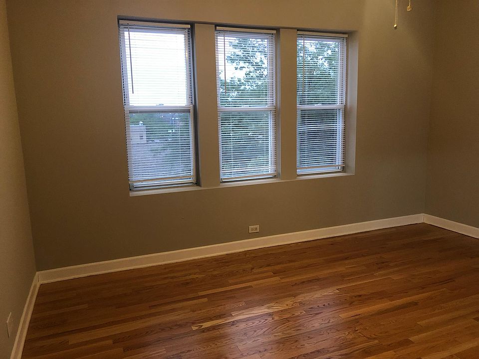 1st image of 2551 N Laramie Ave APT 3S