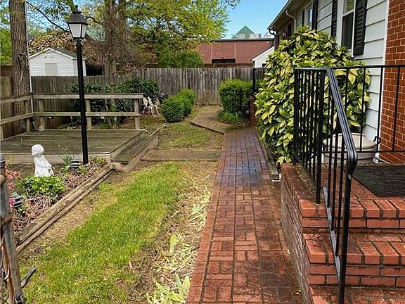 4th image of 3404 Pine Dell Ave