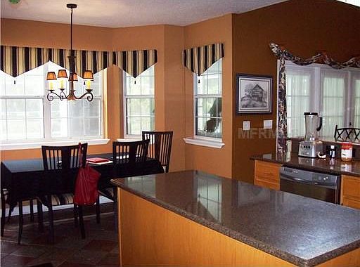 4th image of 15720 Acorn Cir