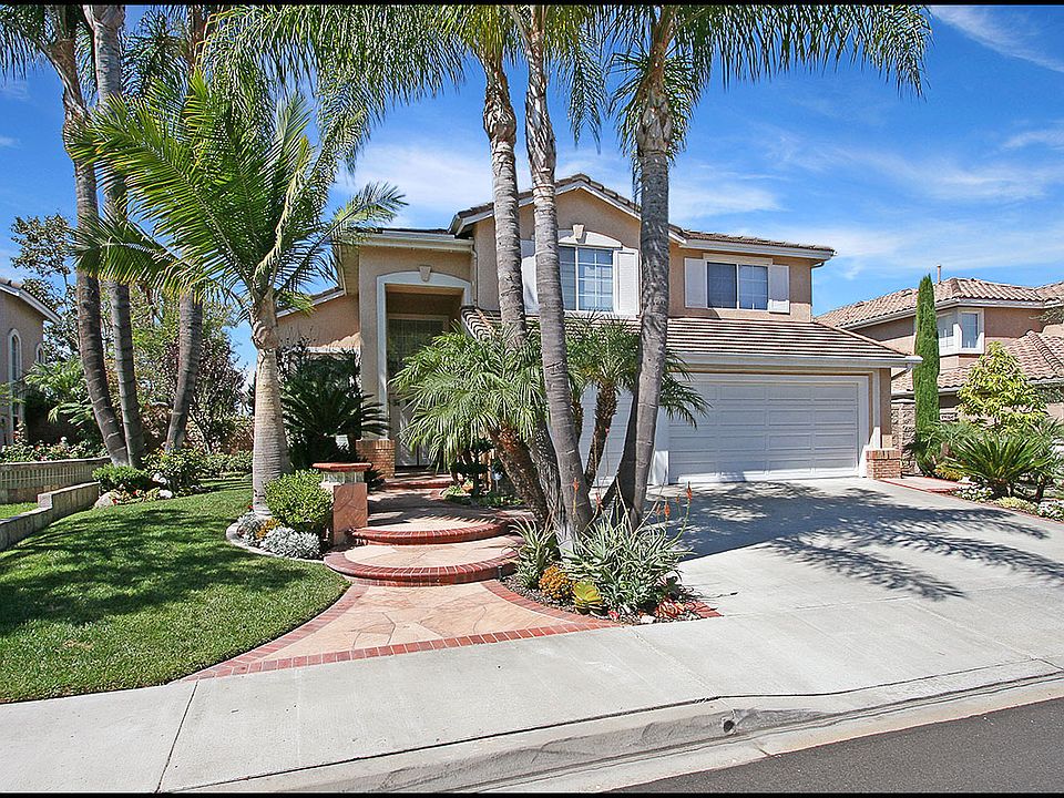 1st image of 5 Larkspur Dr