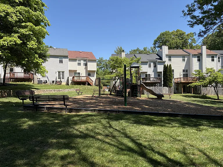 5850 Wye Oak Commons Ct — Photo 38