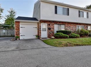 7189 Hart St APT M, Mentor, OH 44060