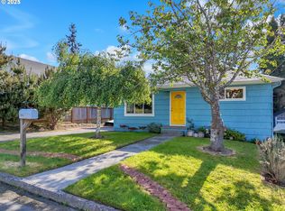 1466 8th St, Astoria, OR 97103