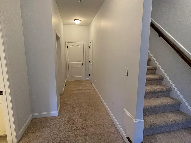 748 Carolina Ave — Photo 10