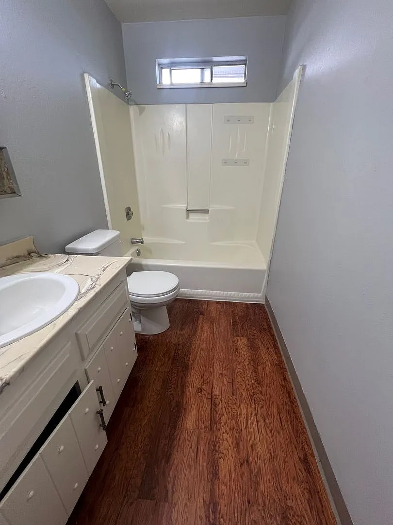 Kings Row - Destiny Apts — Photo 3