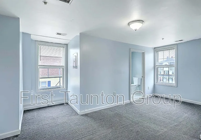 458 Weir St #5 — Photo 3