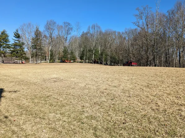 Crack Rock Rd, Clintwood, VA 24228