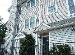 12871 Fair Briar Ln, Fairfax, VA 22033