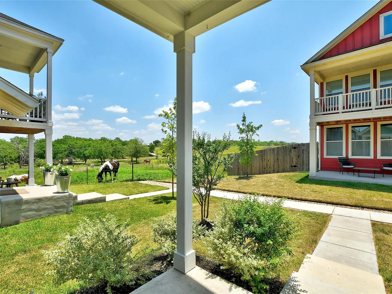 3 bed, 2.0 bath, 1160 sqft, $1,700 — Photo 4