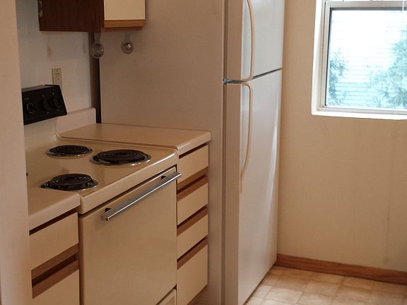 Bright and sunny kitchen!