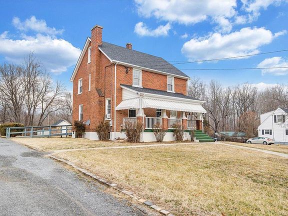 3rd image of 543 Pine Dr