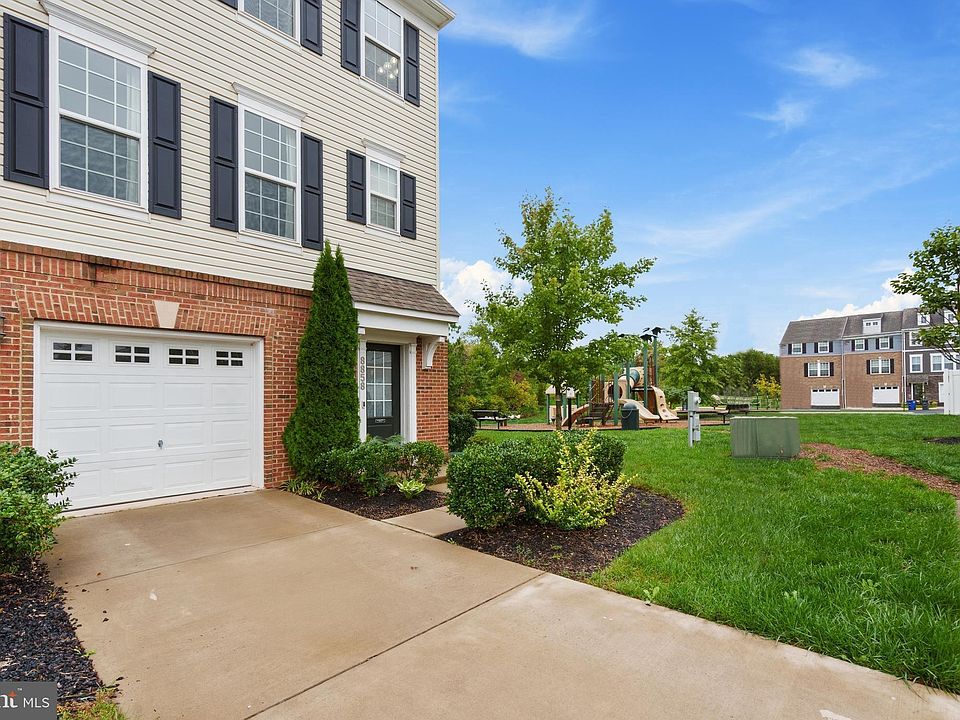 2nd image of 8858 Englewood Farms Dr