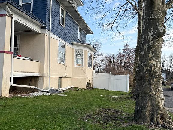 3rd image of 176 Washington Rd