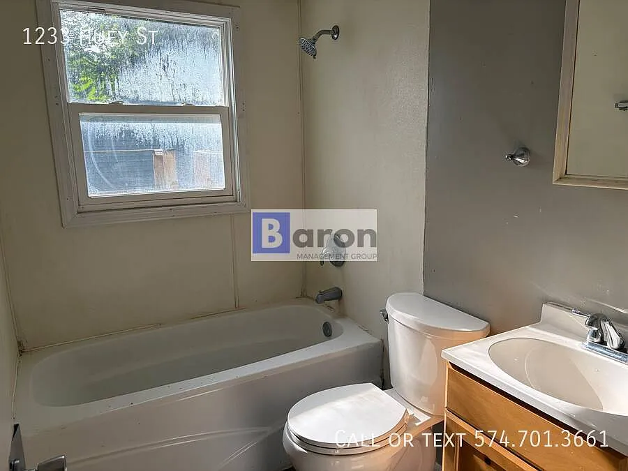 1233 Huey — Photo 3