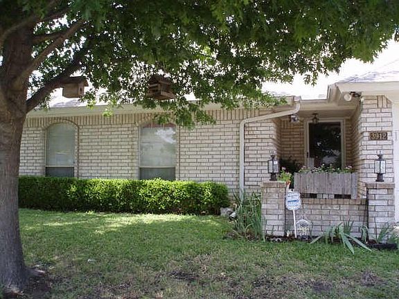 2nd image of 3912 Brookway Dr