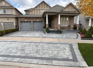 29 Farmhouse Cres, Richmond Hill, ON L4E 0S7