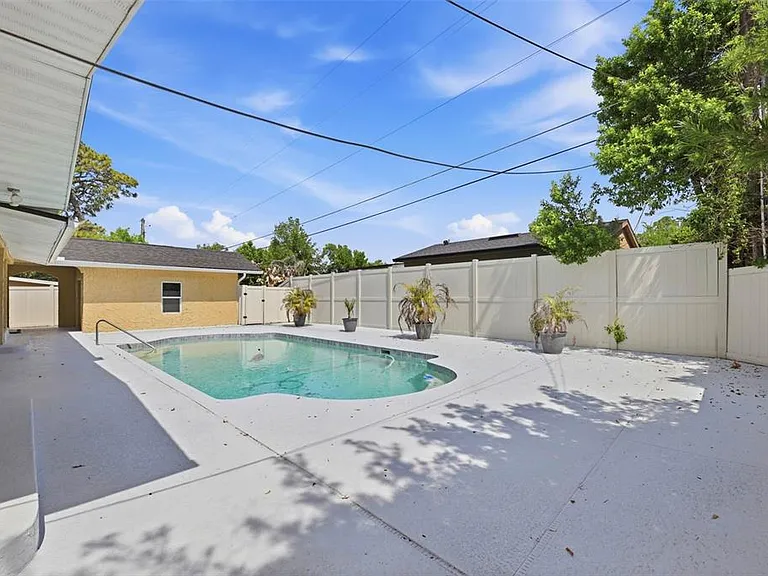 3707 Pelican Ln — Photo 9
