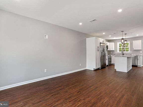 3rd image of 440 Cleveland Ave
