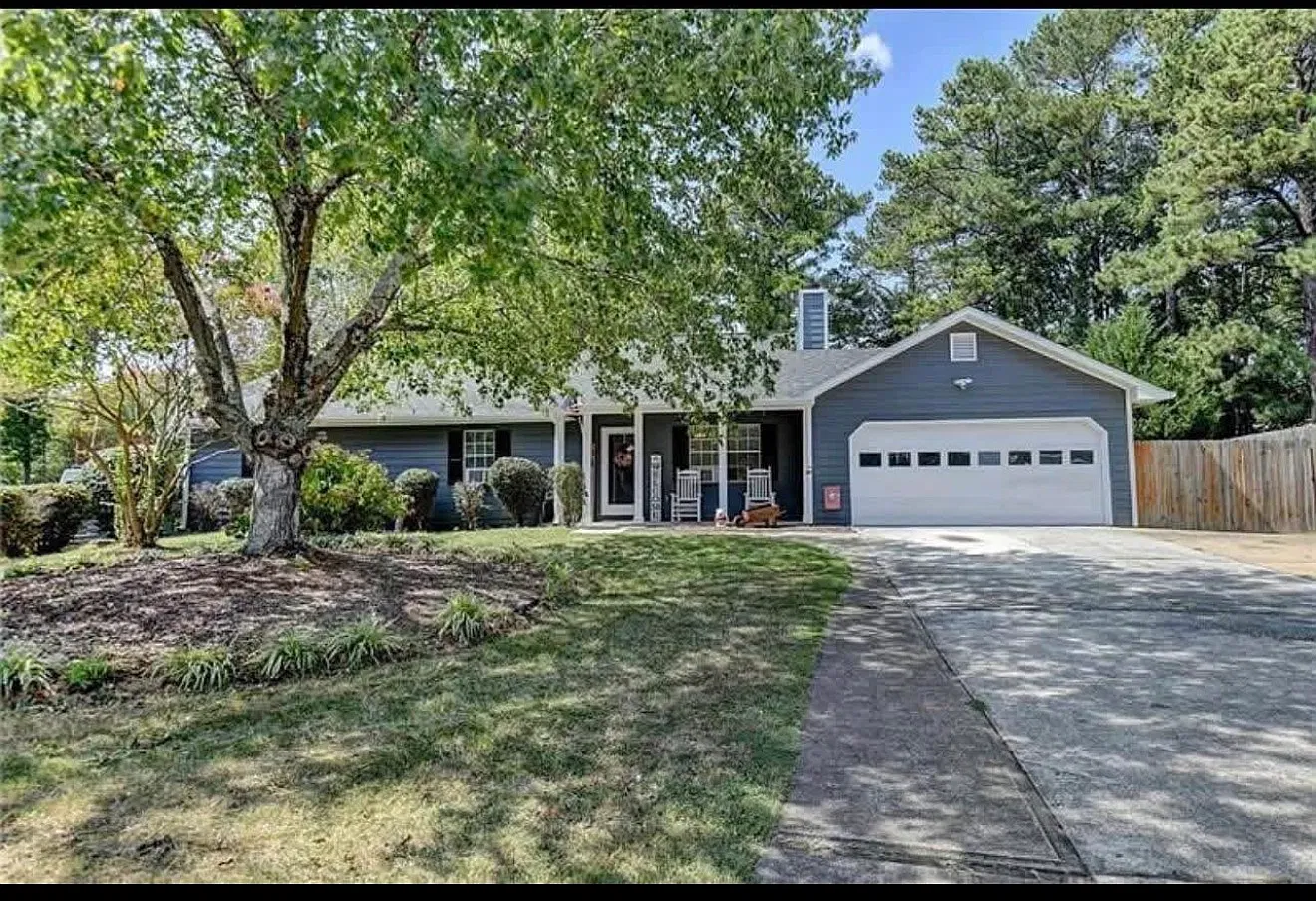 3 bed, 1600 sqft, $2,300 — Photo 1