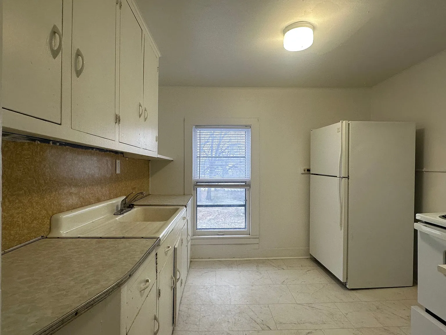 219 N. Huron (Rolling Lakes Yacht Club LLC) — Photo 2