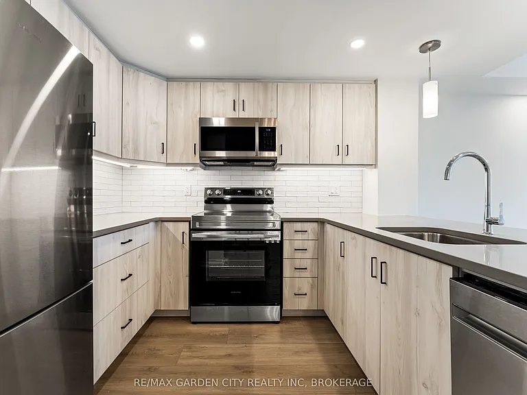 3998 Victoria Ave #110 — Photo 6