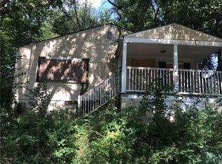 3076 Jones St, East Pt, GA 30344
