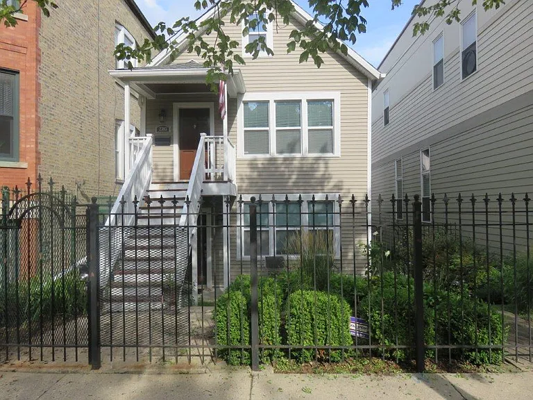 2303 N Maplewood Ave #2A — Photo 1