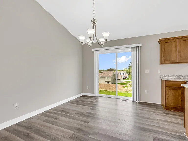 335 Cypress St — Photo 13