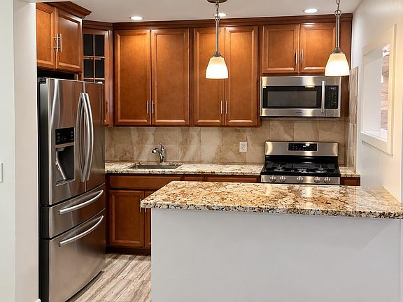 4th image of 12 McKibbin Court