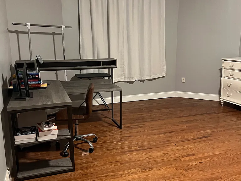 627 College St #1A — Photo 4