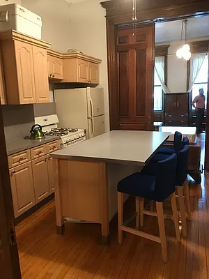 Rented by PLUSH REALTY Inc | media 21