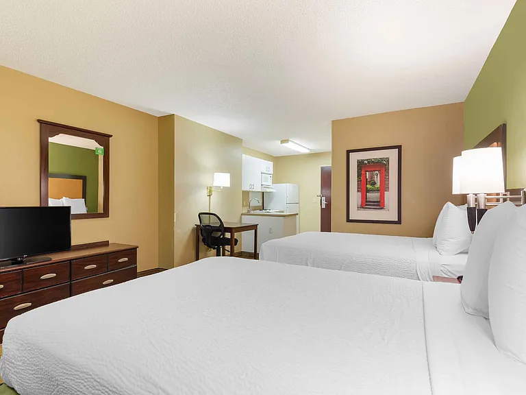 Studio Suite - 2 Full Beds