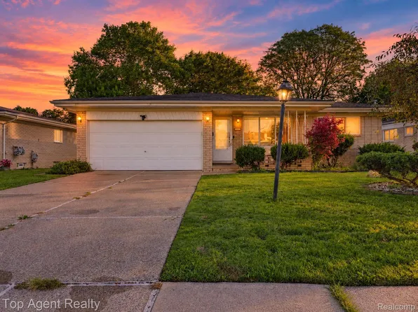 3053 Belcher Dr, Sterling Heights, MI 48310