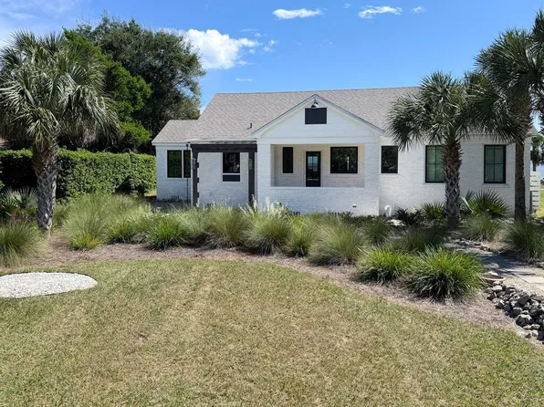 214 Avenue C, Apalachicola, FL 32320