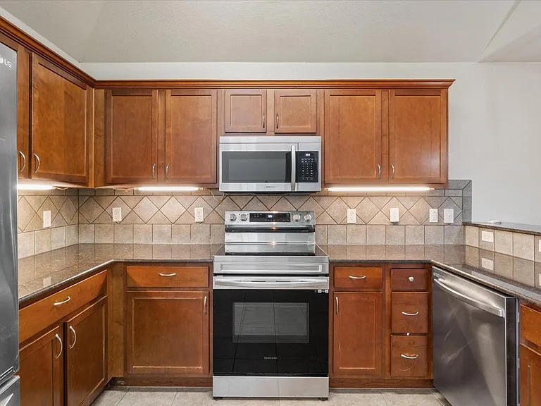 4524 Canyon Rdg — Photo 7