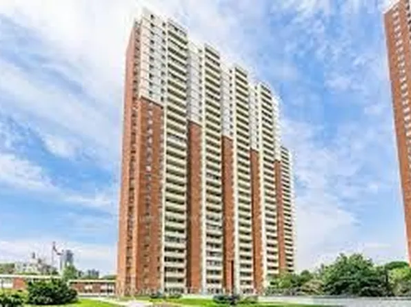 1 Massey Sq Unit 1803, Toronto, ON M4C 5L4