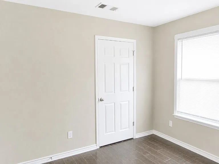 912 Coastal Dr — Photo 13