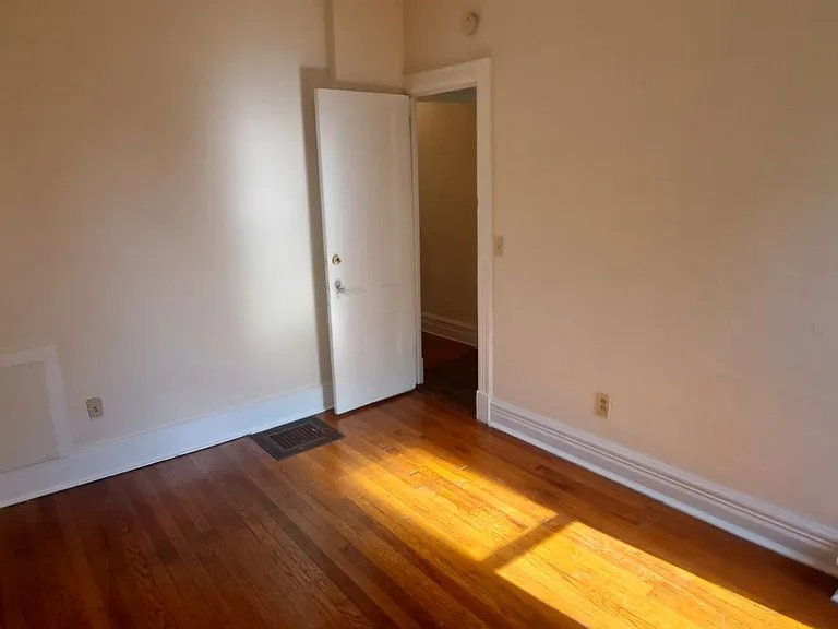 502 S Aurora Street — Photo 9