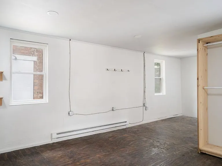 825 Columbia St — Photo 7