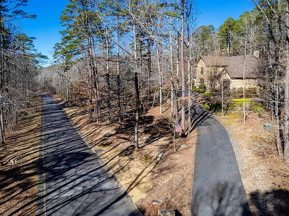 3rd image of 104 Bear Den Ct