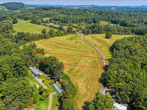 2nd image of 15 Magnolia Rd