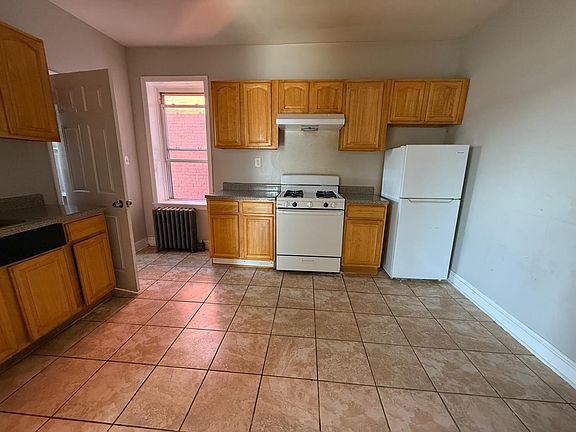 5th image of 105 W Grove Ter Floor 3