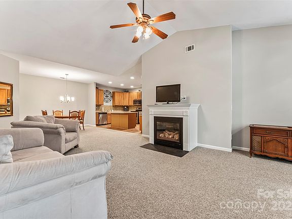 2nd image of 6801 Cinnamon Cir